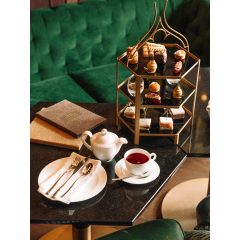 Afternoon tea with champagne at Párisi Passage Restaurant