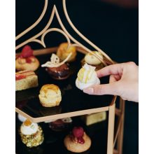 Teadélután és champagne a Párisi Passage Restaurantban-ban